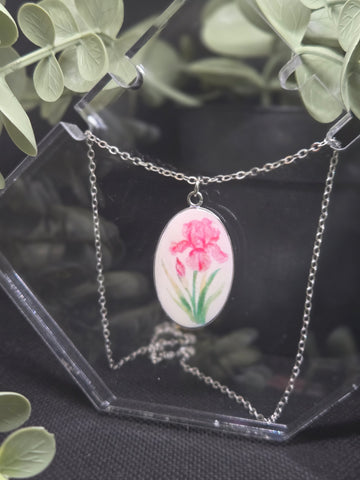 Cameo Pendant Necklace Pink