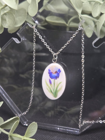 Cameo Pendant Necklace Blue & white