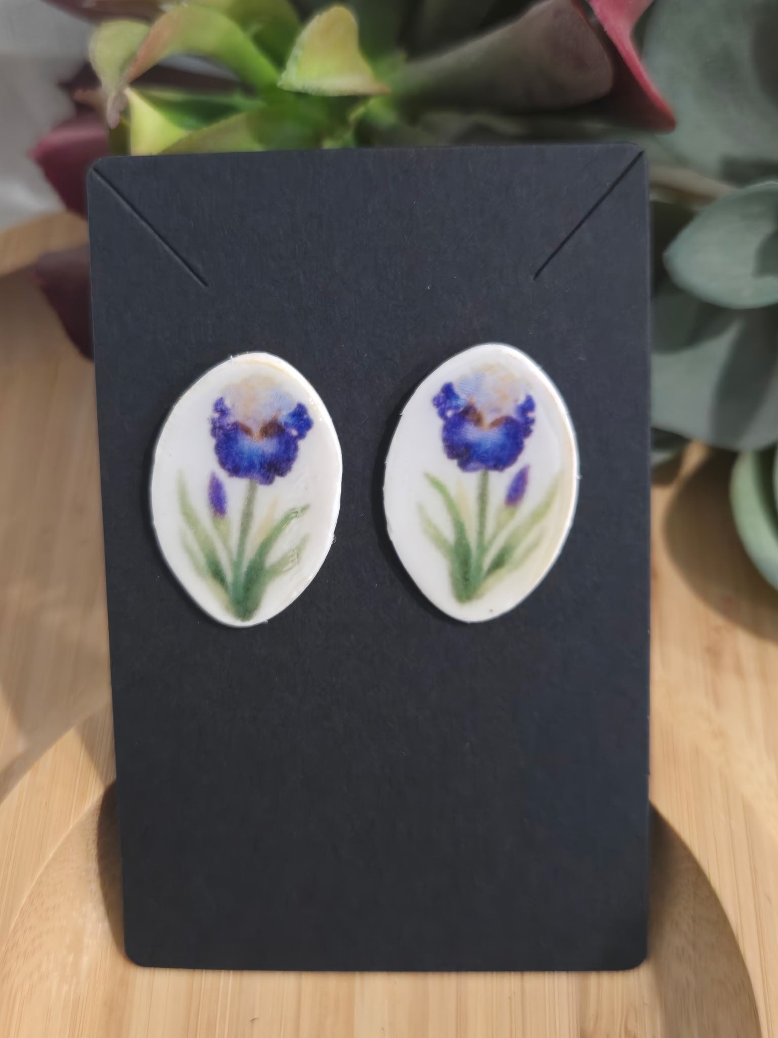 C*o様 STRONG IRIS EARRINGS ours Iris Cameos 